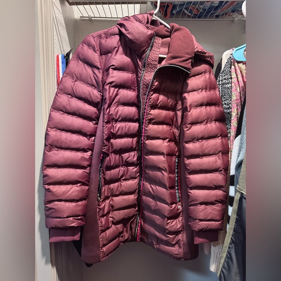 GAP Maroon Puffer Jacket for Women - Picture 3 of 4